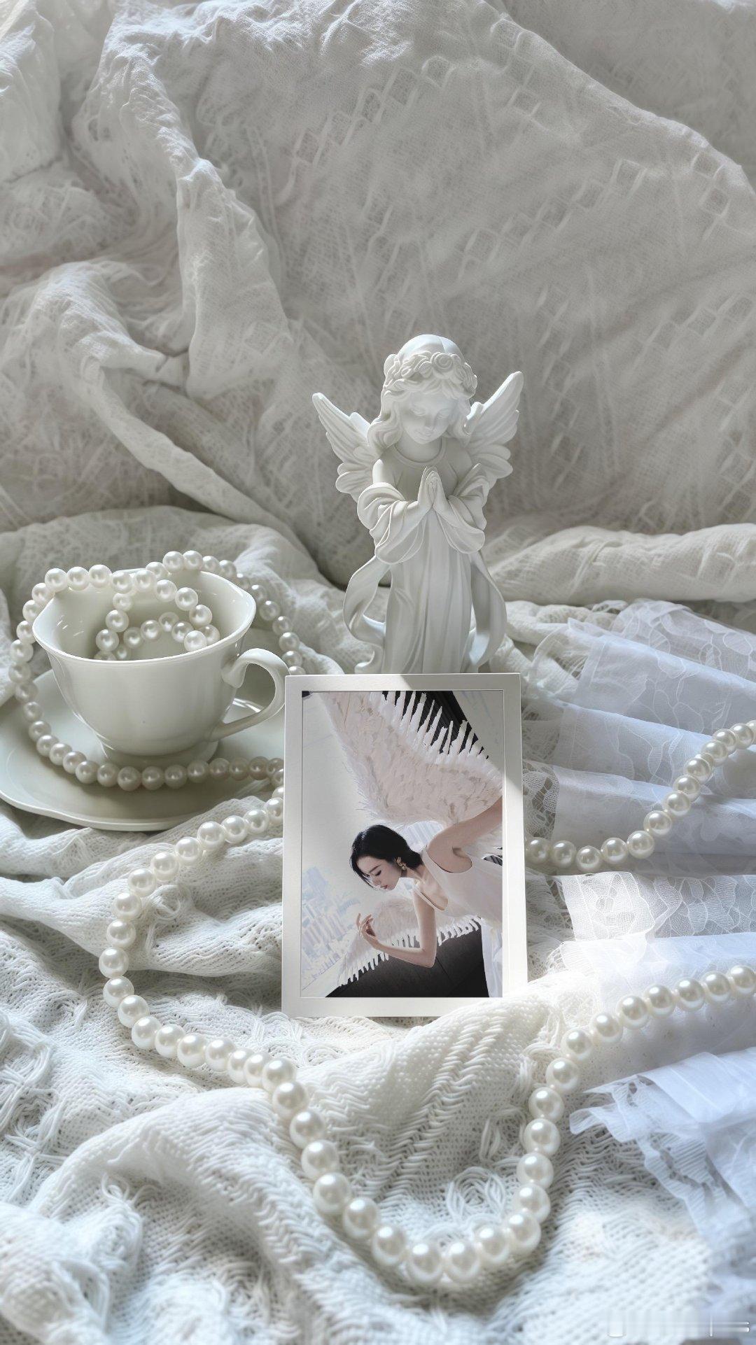 #倪妮[超话]# 你终将是珍珠
📜 “珍珠的价值不在于它被埋没了多久，而在于它最终折射出的光有多独特。”
/ 米歇尔·奥巴马
空景原创:dy要喝咸鱼芝士粥 ​