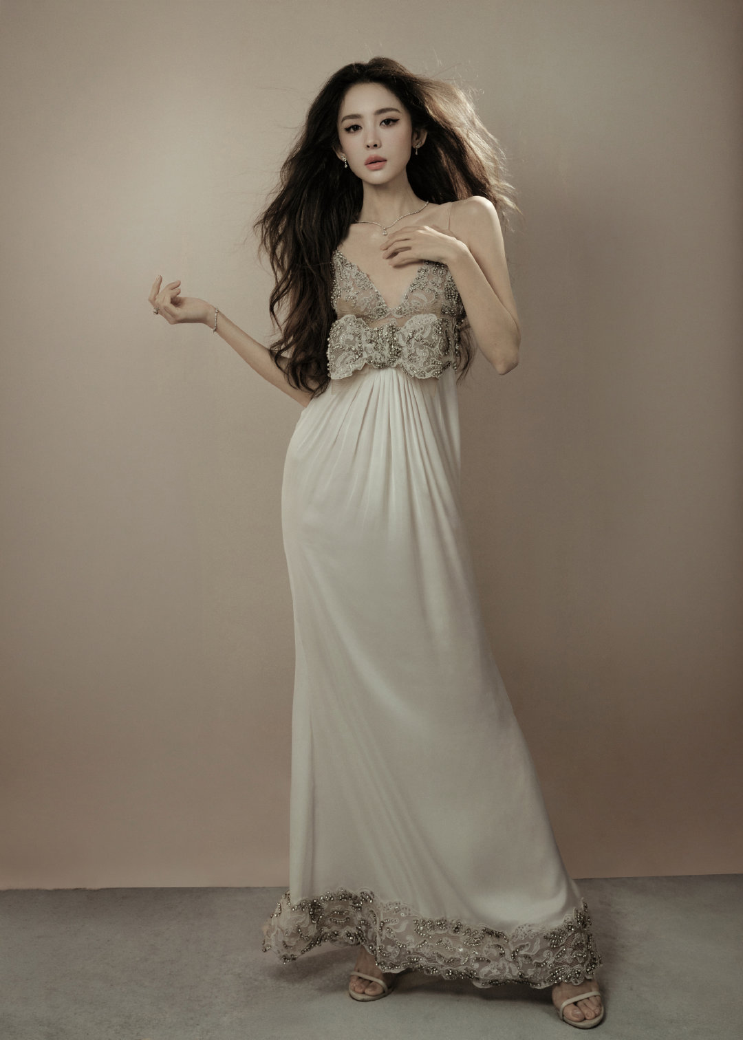 古力娜扎 #BAZAARGALA2026##超级玩家芭莎之夜# ​