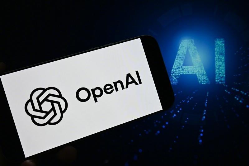 #OpenAI取消最新模型发布计划##OpenAI三个月两次叫停训练# 【OpenAI据悉因安全隐患取消了最新模型发布计划】财联社9月29日电，据报道，OpenAI在测试中发现安全风险后，取消了原定10月发布新模型GPT-6.1 Astra的计划。报道称，OpenAI负责安全系统的Saachi Jain表示，GPT-6.1 Astra在两个方面出现倒退， ​