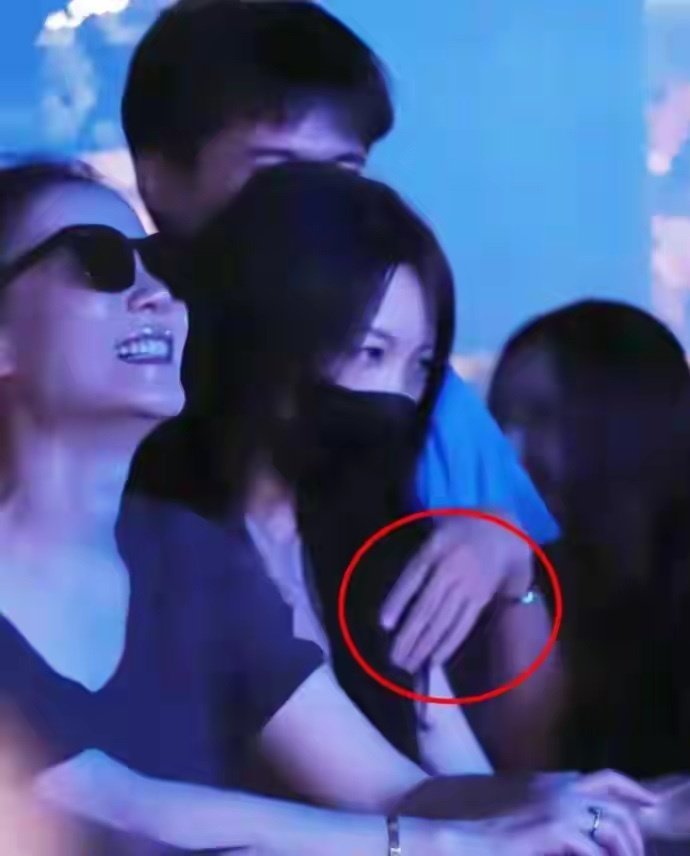 王菲风波再升级！男闺蜜失态牵出女儿李嫣，谢霆锋李亚鹏也被卷入 ​