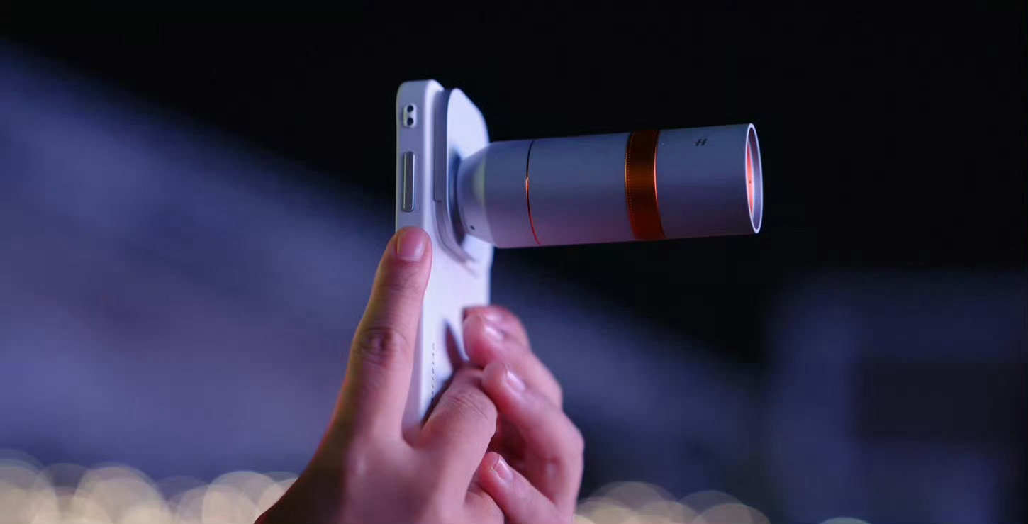 OPPO Find X10拍演唱会这么能打[求饶]

哪怕座位离舞台很远，变焦之后台上的细节也能稳稳抓住，满场应援的氛围感也能完整保存下来。

以前老是出片大包小包带设备，来回跑场馆特别折腾。如今随身手机就能拍出像样的现场素材。#我和站姐只差一个OPPO演唱会神器# ​