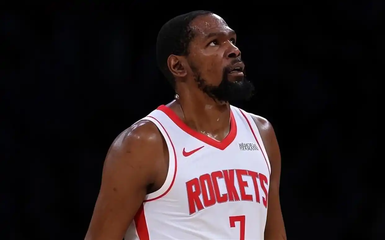 根据最新的消息，湖人和火箭G4的比赛，而火箭队的球星凯文·杜兰特预计将...