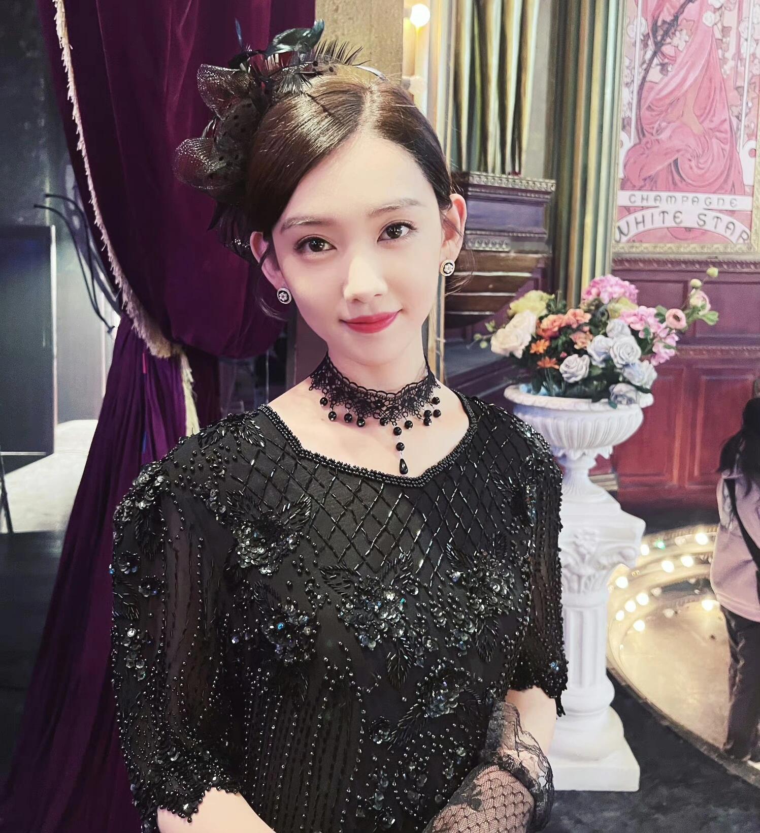 #李沐宸道歉#演员李沐宸发布收官长文，回应大众对于季洁一角的评价，坦言自己的演绎还存在欠缺，并致歉于观众的期待。未来在塑造角色时也会怀揣谦卑，用心打磨演技，给每位坚守岗位的公安民警送上敬意，也感谢观众的陪伴。不推诿、不洗地，真诚认错虚心改进的态度尽显坦荡，她此前深耕短剧赛道，塑造多 ​