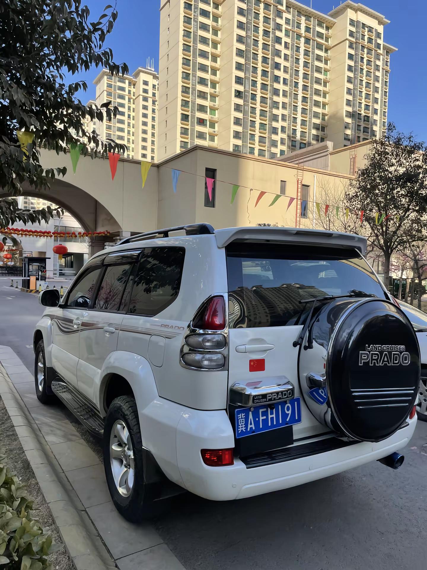 穷人三件套 开破丰田 用苹果12 ➕92。城市里的硬派越野车 旧款普拉多老车