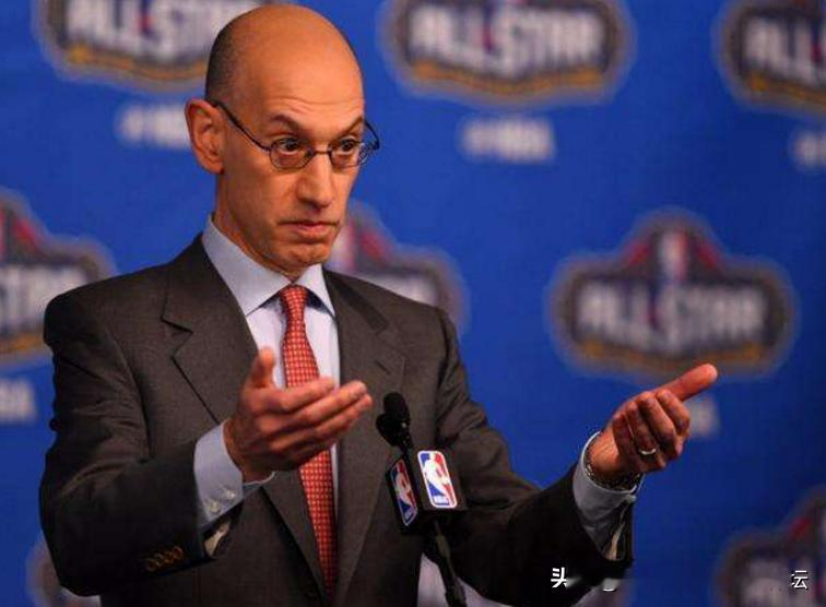 “肖华真慌了”！ 杜兰特新增左脚踝扭伤，火湖G3季后赛出战存疑，NBA...