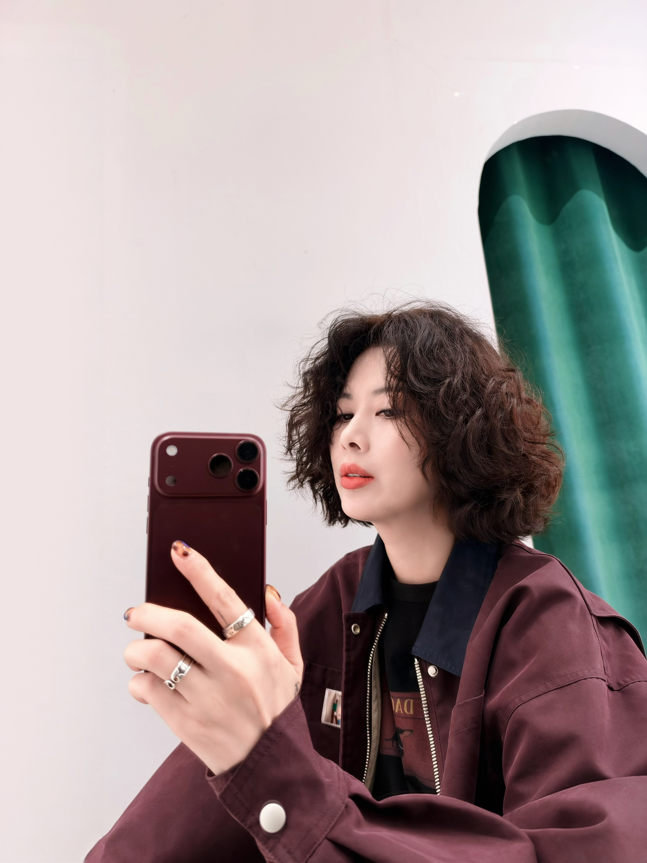苹果18promax王嘉尔