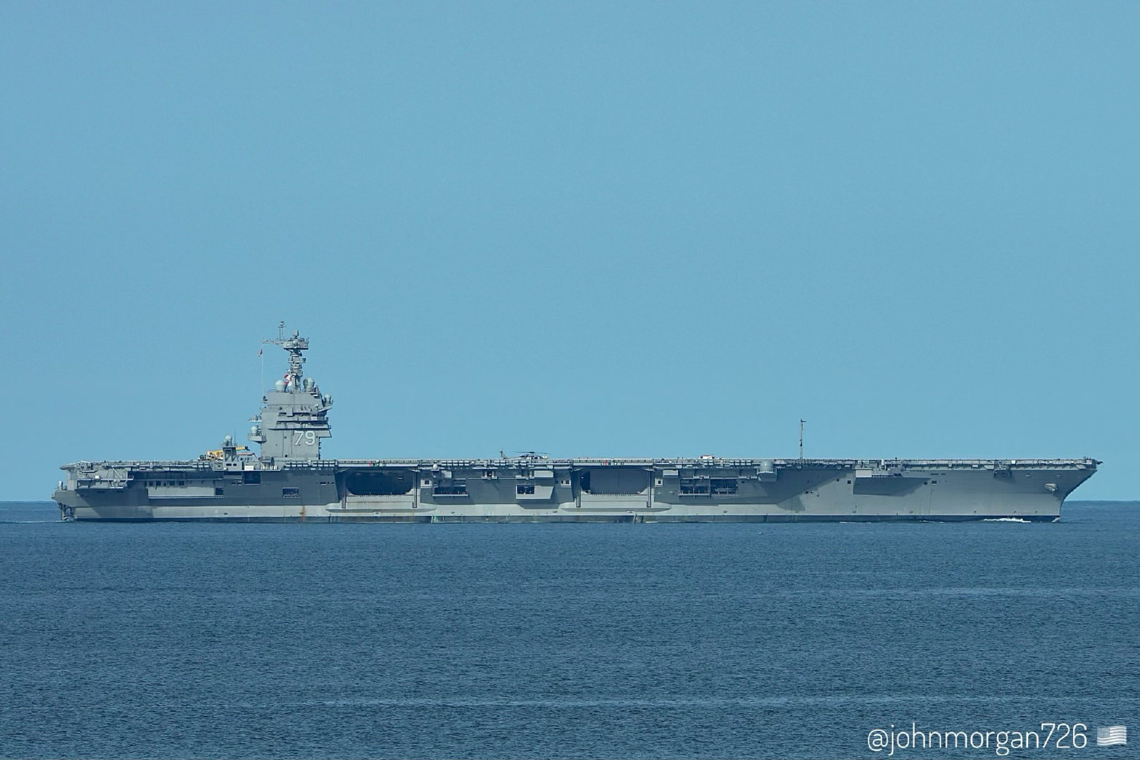2026年9月29日，福特级“约翰·F·肯尼迪”号航母（CVN 79）离开弗吉尼亚州纽波特纽斯，标志着该舰达到初步验收，完成了交付海军前的最后一步。#中外舰闻# ​