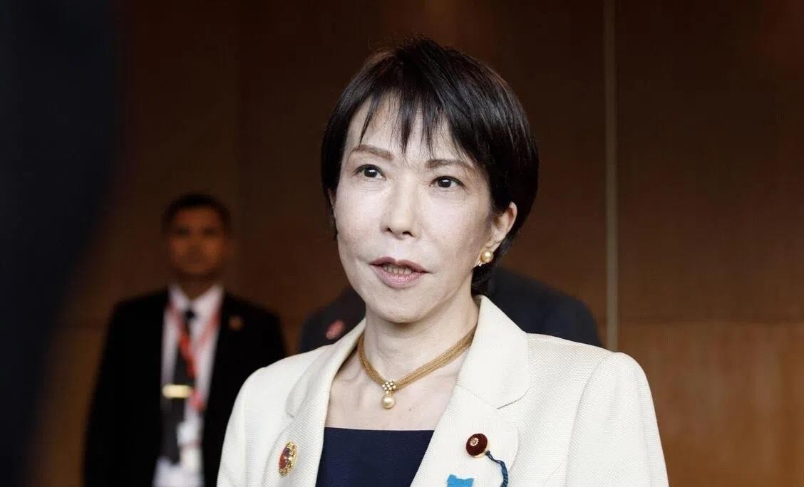 日本首相高市早苗在联大鼓动删除“敌国条款”，结果搬起石头砸了自己的脚。她大概以为喊一嗓子就能给日本“正名”，没想到反而把全世界的目光都引到了这个条款上。俄罗斯随后明确反对日本入常，批评日本正在走军国主义道路，日本右翼直接破防，有人在网上扬言要削减联合国会费。更让日本难受的是，中美双方共同忆及二战时是