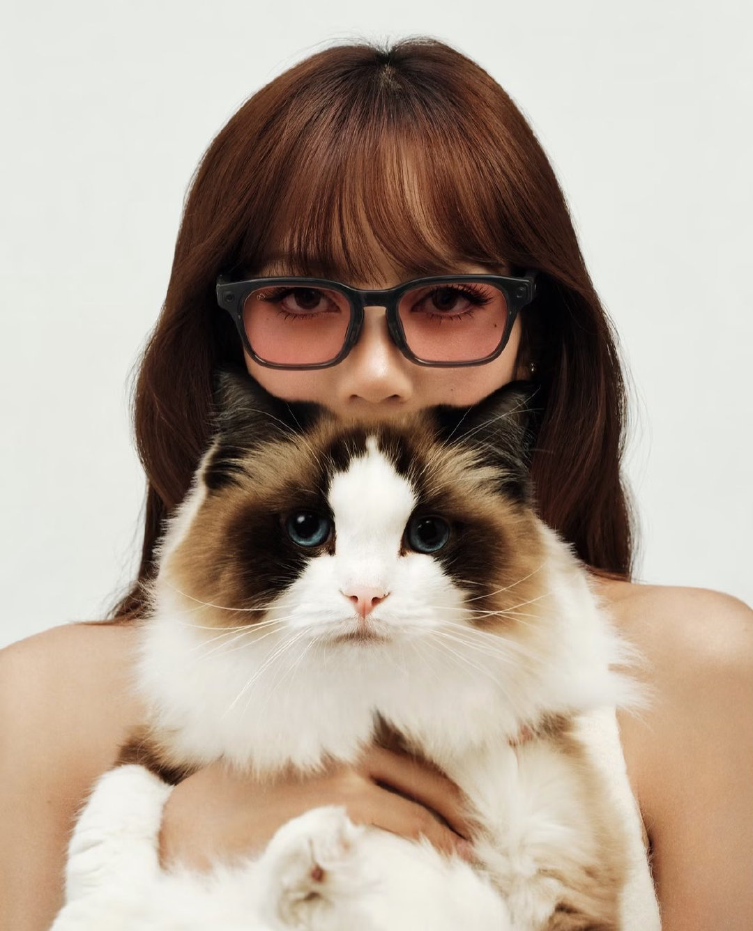 Meta smart glasses x L family ​