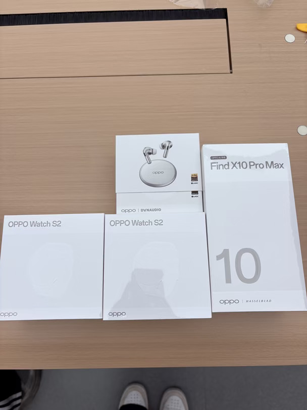 OPPO 新品已上手[哇R]#OPPO #OPPOFindX10 #OPPOWatchS2 #OPPOEncoX4 #湖南超清原相机 #ColorOS17超流畅更懂你