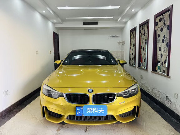 在大哥别墅地库收获一台极品成色M4 F82