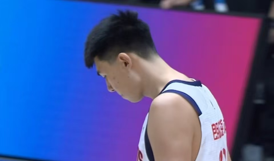 今晚19:35，CBA季后赛12进8首轮正式打响，两场焦点对决同步引爆...