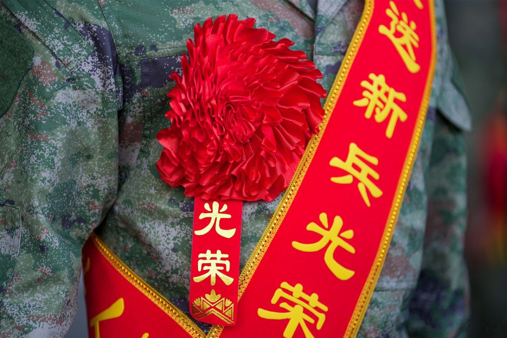 #东部熄灯号# 铁肩扛起千钧责，热血守护万家安。#阅海峡# ​