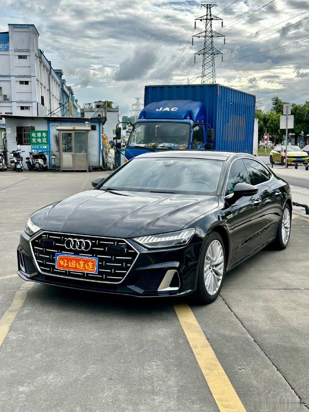 收获[色]奥迪A7L 45TFSI S-line 筑梦型 流晶套装
【上牌时间】2024年01月
【行驶里程】7.40万公里
【车辆排量】2.0T
【车辆价格】22.8万
四个钣金喷漆，原钣，过三方质保，原来一手车，实表7万多！[握手]  ​