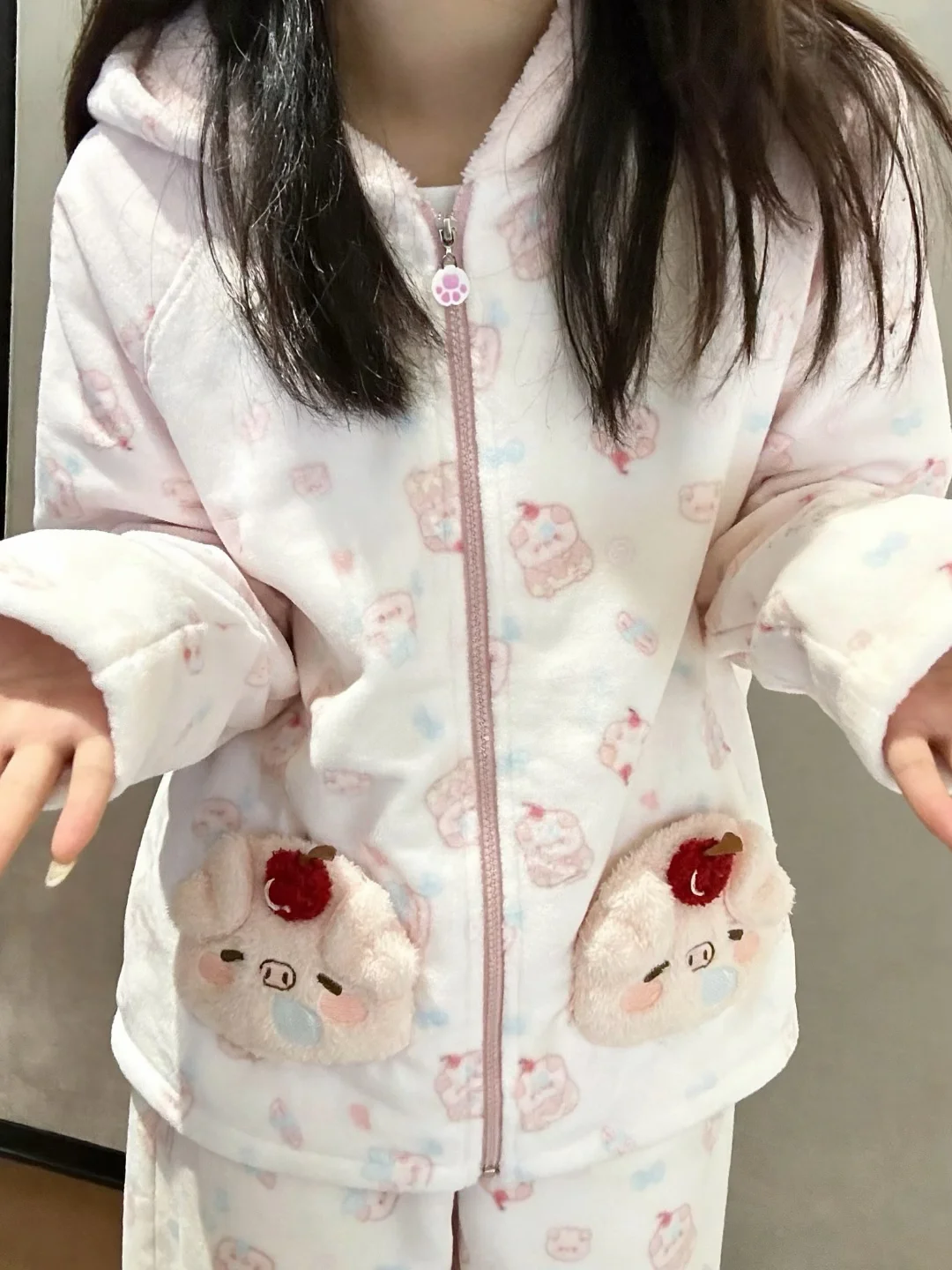 鼻涕猪的可爱藏不住了🐷两个口袋也太乖吖