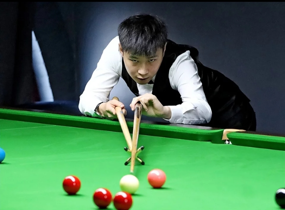 太感慨了！赛场两大揪心瞬间，让人倍感无奈与心疼。   赵心童一度3-0...