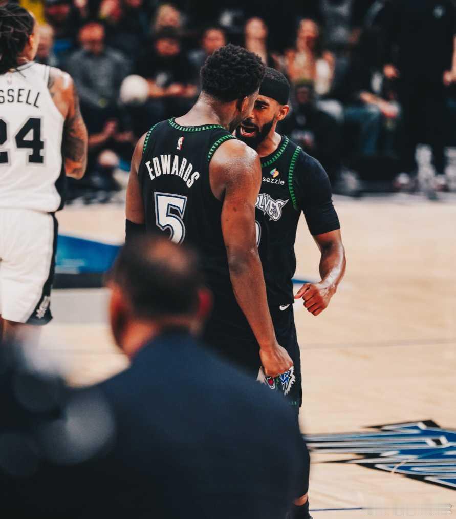 5月16日NBA季后赛马刺队再次客场赢球晋级西部决赛。卡斯尔得到32分...