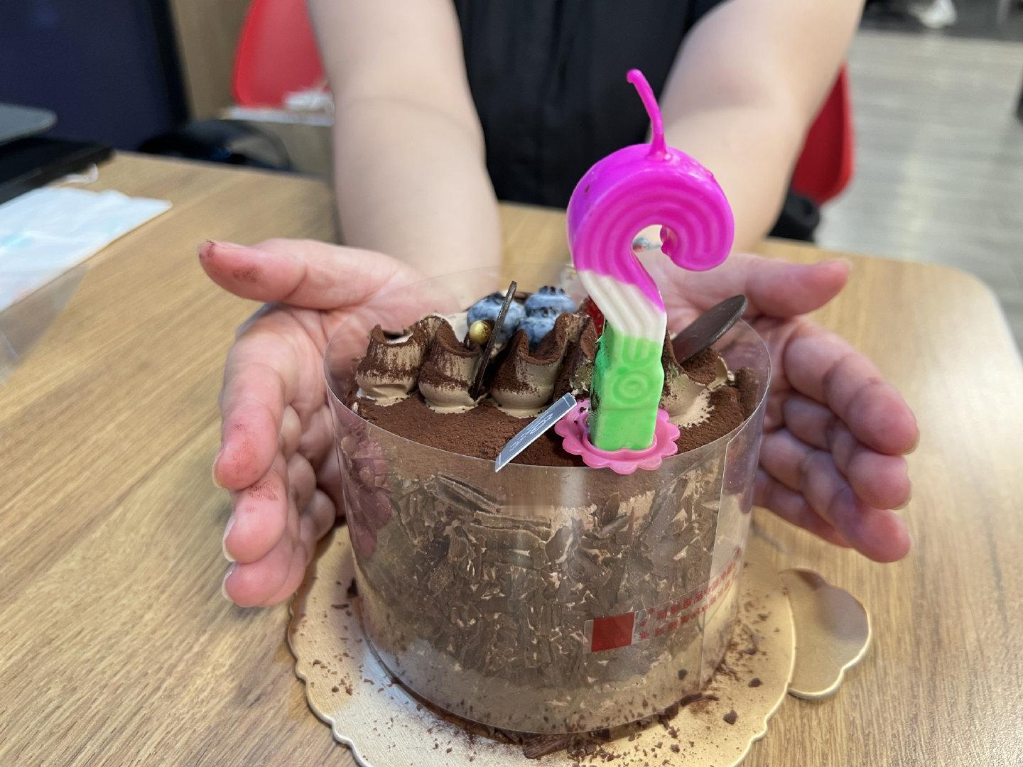#杨洋[超话]# 生日快乐 楊洋寶貝，祝福你身體健康，平安喜樂，所有付出都能得到回報，所有相遇都是幸福快樂。我幫你許願了[爱你][爱你][爱你]#杨洋0909生日快乐# [心]#杨洋同款岚图追光s预售开启# ​