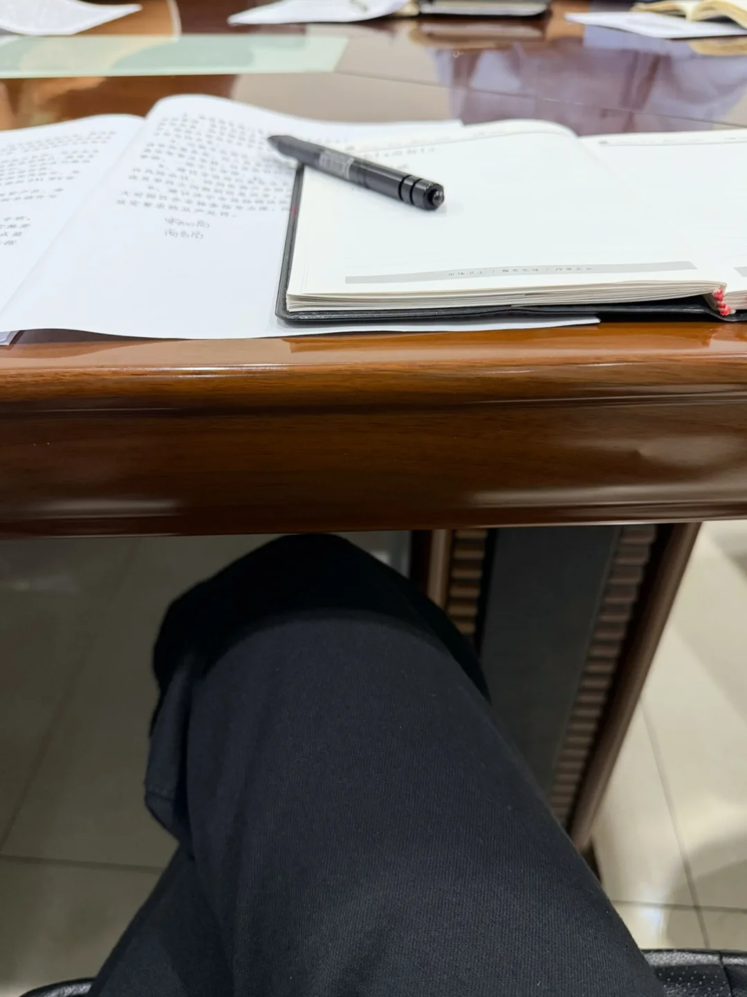 别在草台班子里争当台柱子