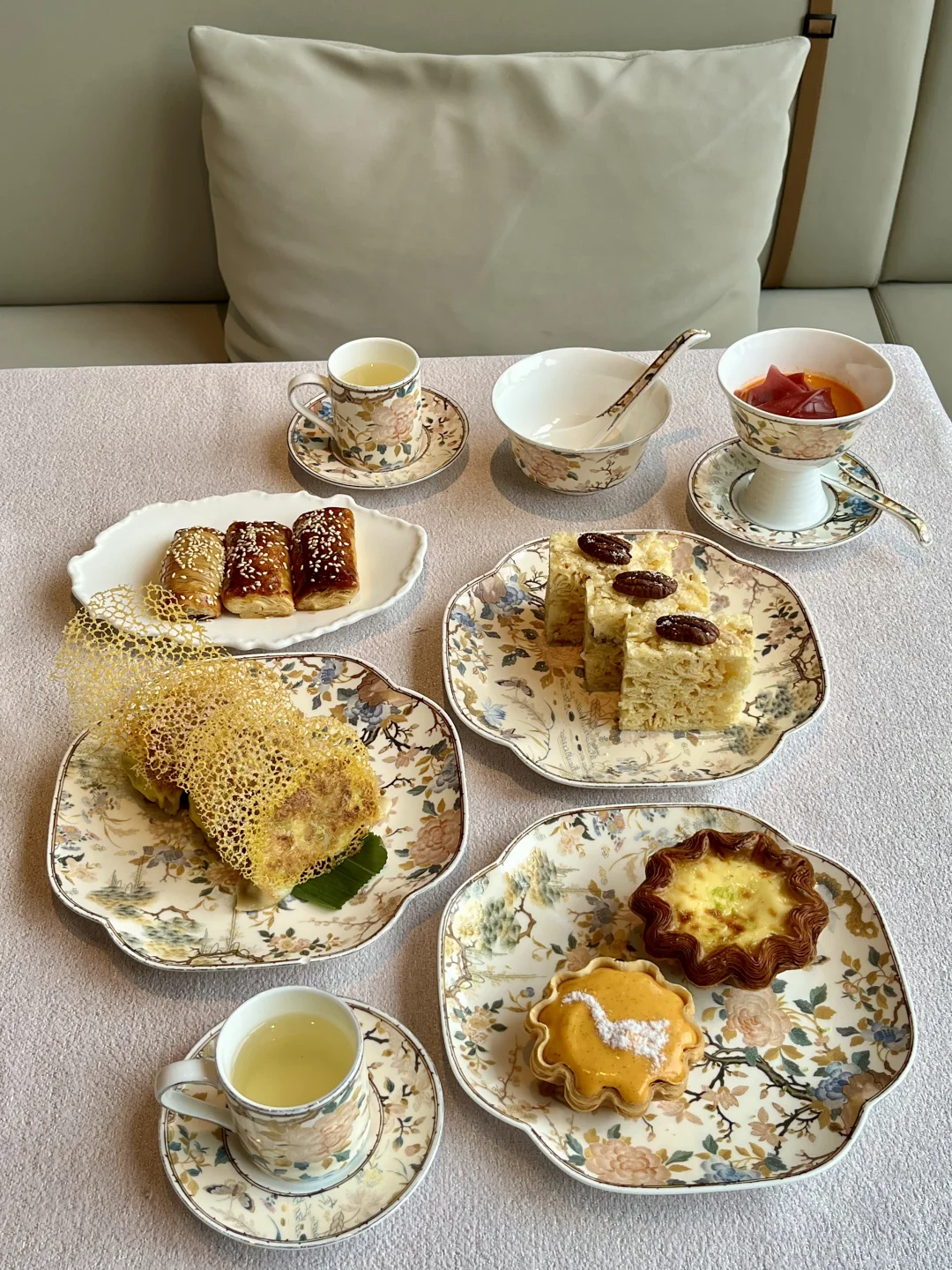 天河区吃到的老钱风茶点