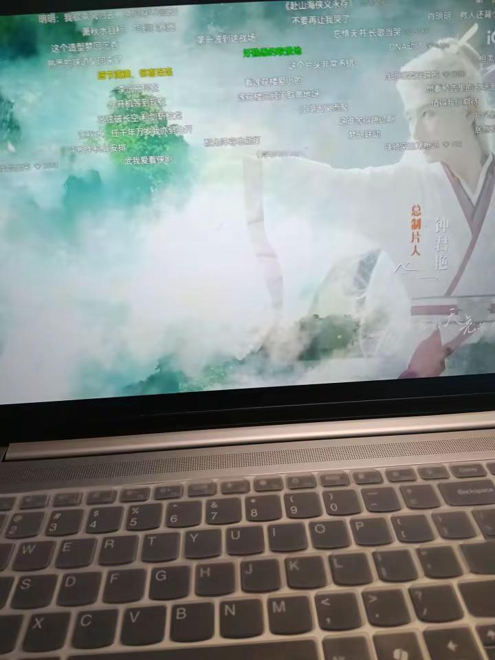 沉舟侧畔千帆过，秋水共长天一色