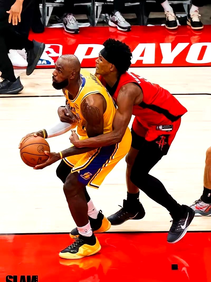 谁敢信，两大主力倒下，湖人反而打疯了？    东契奇和里弗斯双双拉伤...