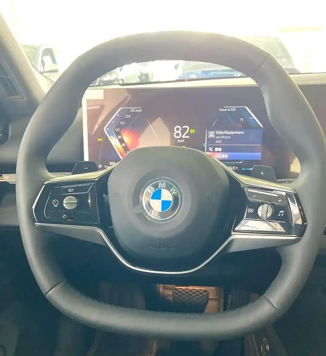 奥迪Q7车主坐了一次朋友的宝马X5后排，回家就写了篇后悔帖。  他说以...