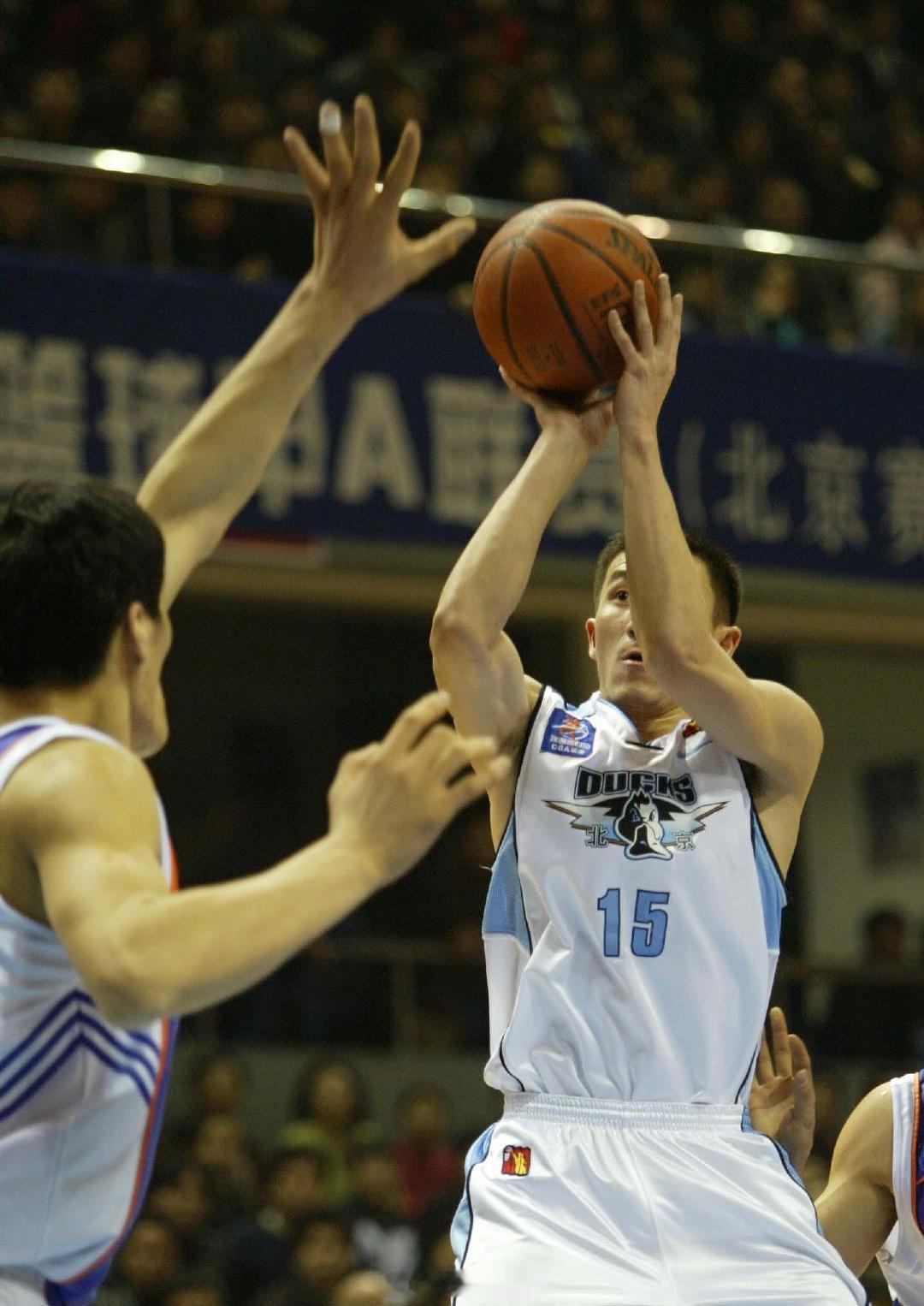 #cba# #北京首钢[超话]# 

距离新赛季CBA开幕还有15天！

（云总也是穿过三个时期牌子货的[嘻嘻]） ​