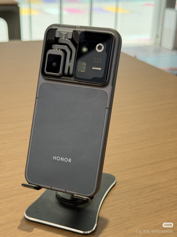 手机自带云台，全球首款机器人手机#嗨新朋友 #荣耀RobotPhone