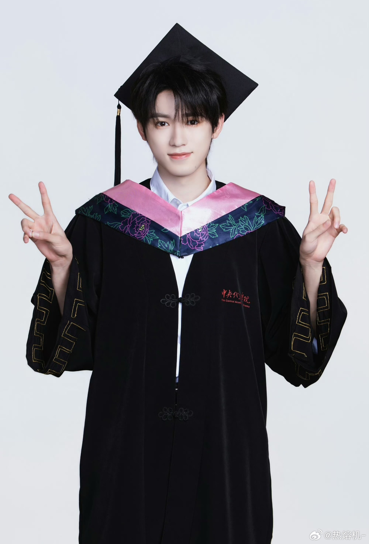 恭喜阿宋毕业快乐🎓 四年兼顾热爱与学业，你交出了超棒的答卷[期待] ...