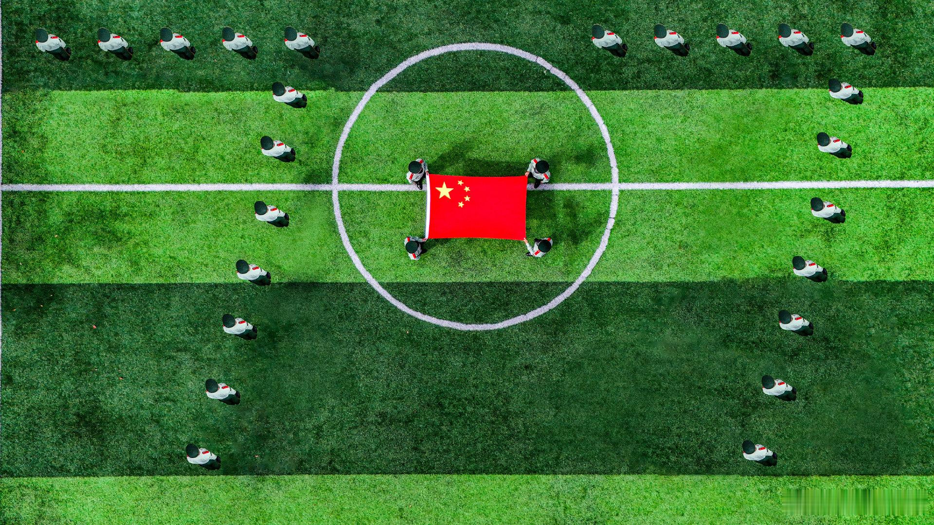 #晚安军营# 伟大的祖国🇨🇳，生日快乐！晚安[月亮]（ 寿培羽 唐忠飞 供图） ​