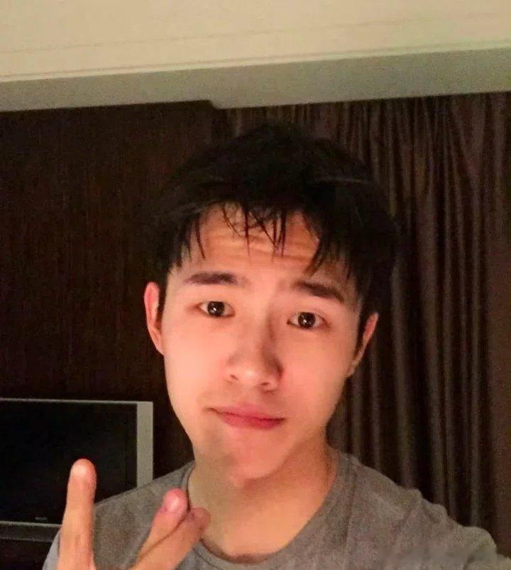 #刘昊然[超话]# 今日是早期六元[打call]#刘昊然# ​