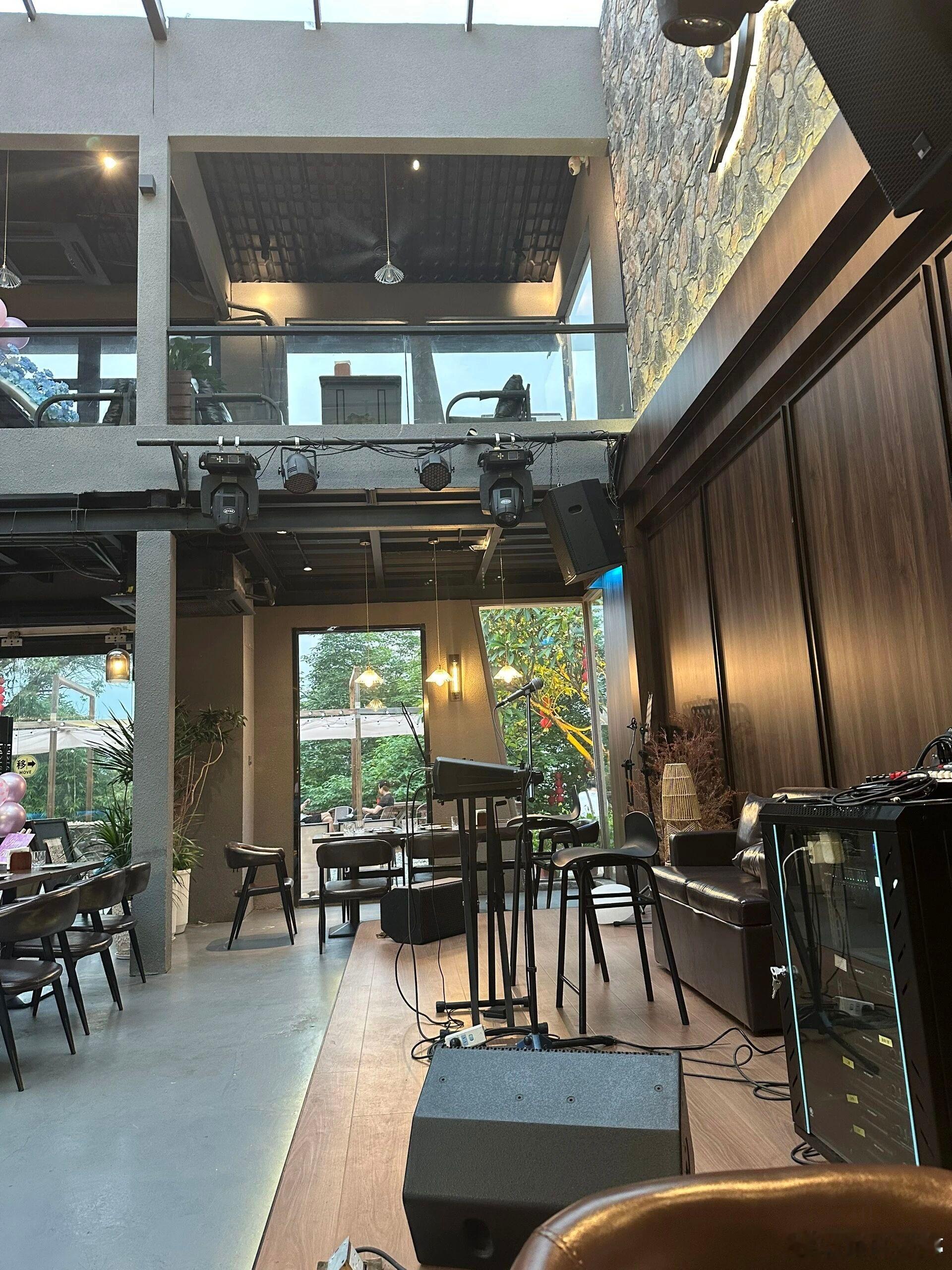 藏在肇庆石牌里的肇·山顶EASTERN DISTRICT，是一栋重新升...