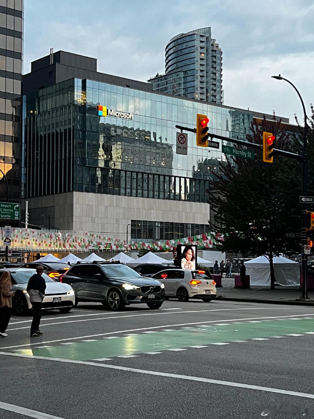 downtown的清晨和黄昏🌆
#microsoft##温哥华[超话]##加拿大[超话]##周末去哪儿#  ​