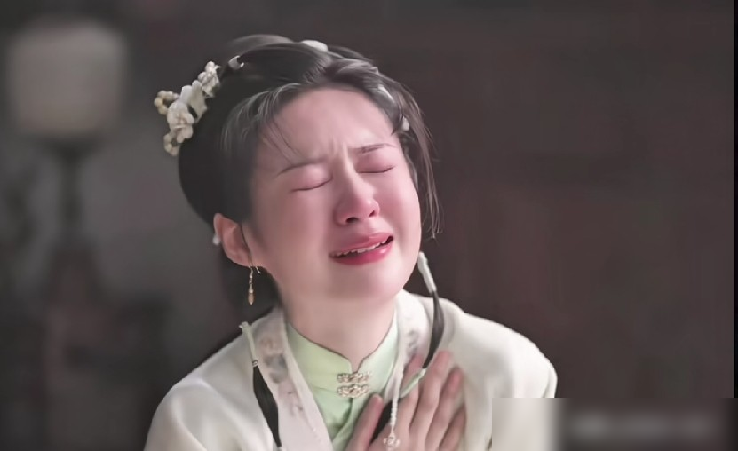 一个女演员，明知道演了会被全网追着骂，还是接了。
郑合惠子演《兰香如故》里的杜翠雀，接之前纠结了很久。戏份少，铺垫薄，人设还不讨喜，满身灰色算计，演砸了就是全网最讨厌的女人。
但她还是上了。采访里她说得直白：角色才是演员的第一选择。她不想再卷那些没意义的话题，只想让人看见演技这回事。
再看看戏