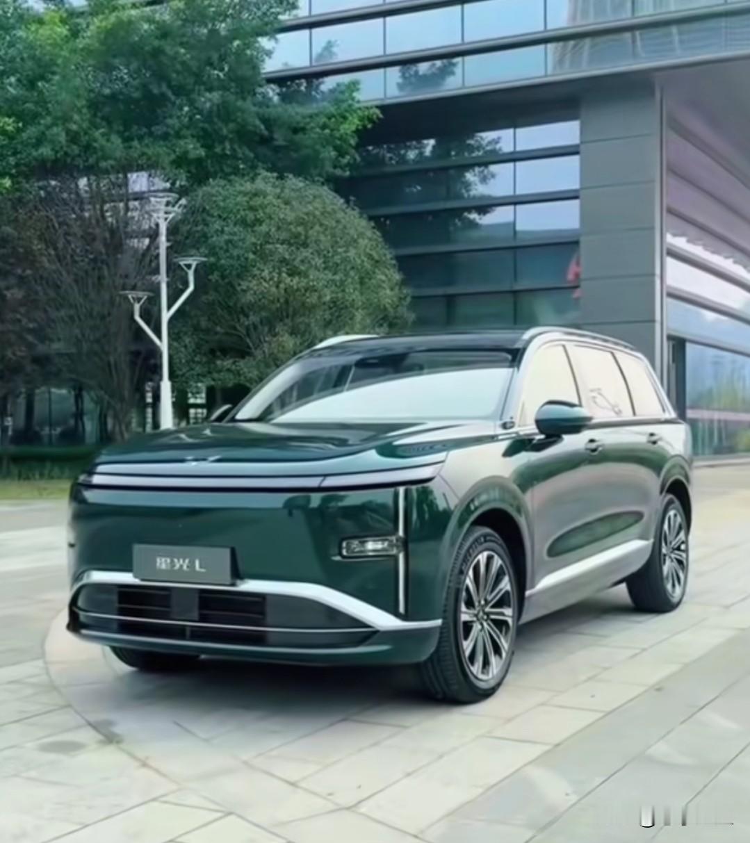 听我一句劝，2026买车不纠结：
1、55万——问界M9
2、45万——腾势D9
3、35万——岚图梦想家
4、25万——理想L7
5、10万出头——五菱星光L（插混真大六座SUV）