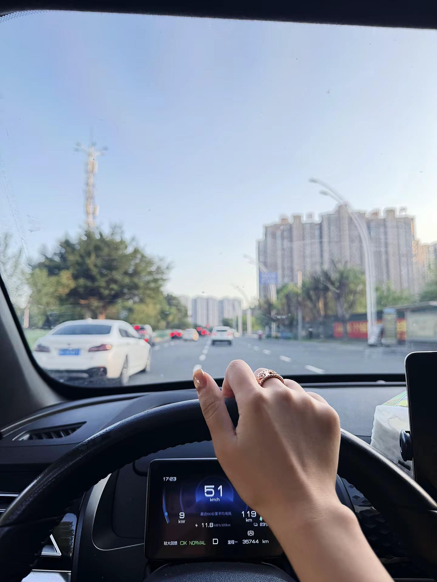 “是否成人的世界背后总有残缺”