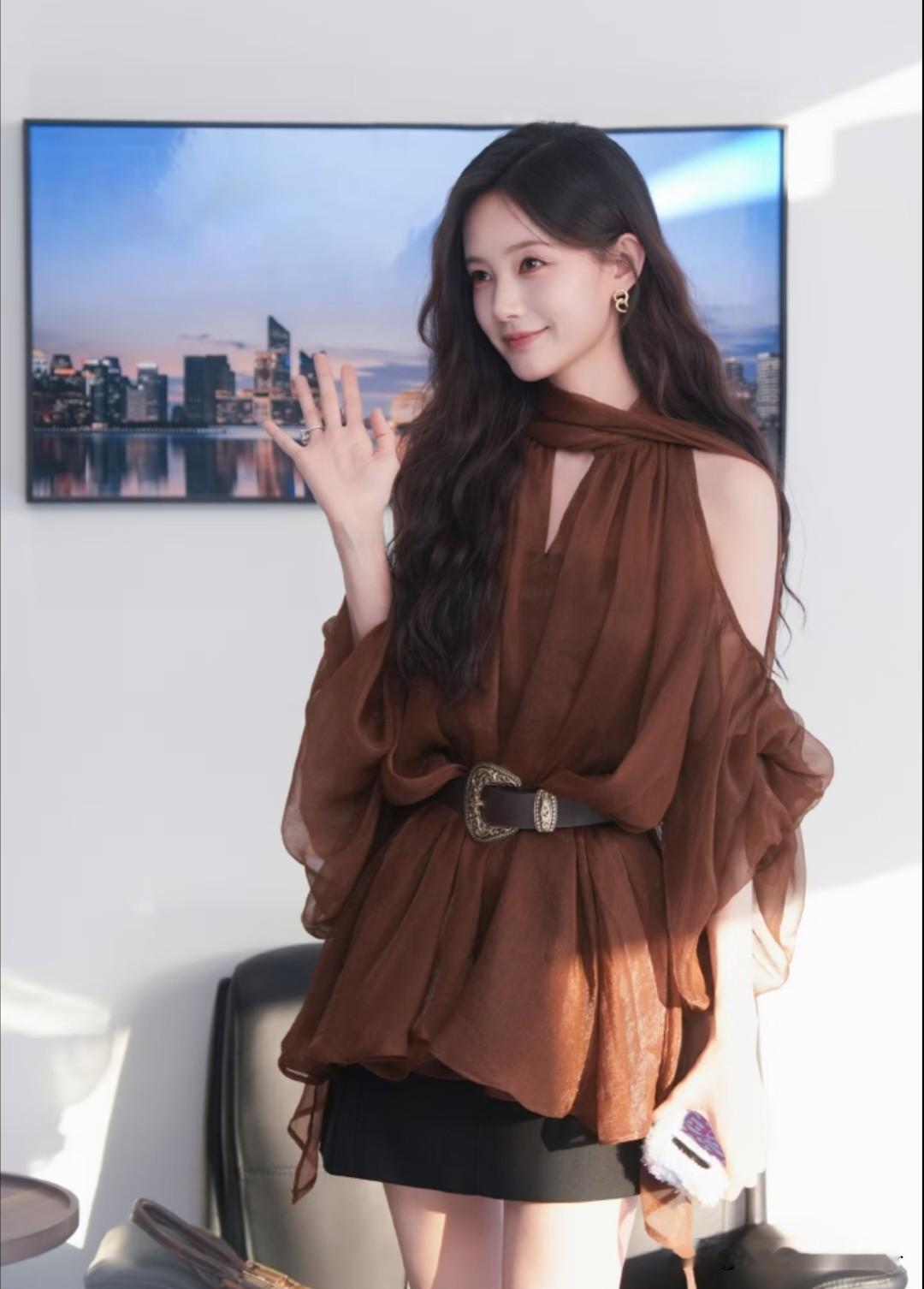 《美人余》这部剧看还是能看的，虽然都是一些家庭大战戏，但也不乏有些搞笑片段。

这部剧那个易梦玲身为三的身份，就像她自己说的那样，并不光彩，她自己是知道的，所以从始至终她要的都是一份体面的工作，不过插足他人婚姻，确实也不地道了。

还有就是乔振宇，说实话，真不希望他接这种让人讨厌的角色，毕竟那些年他