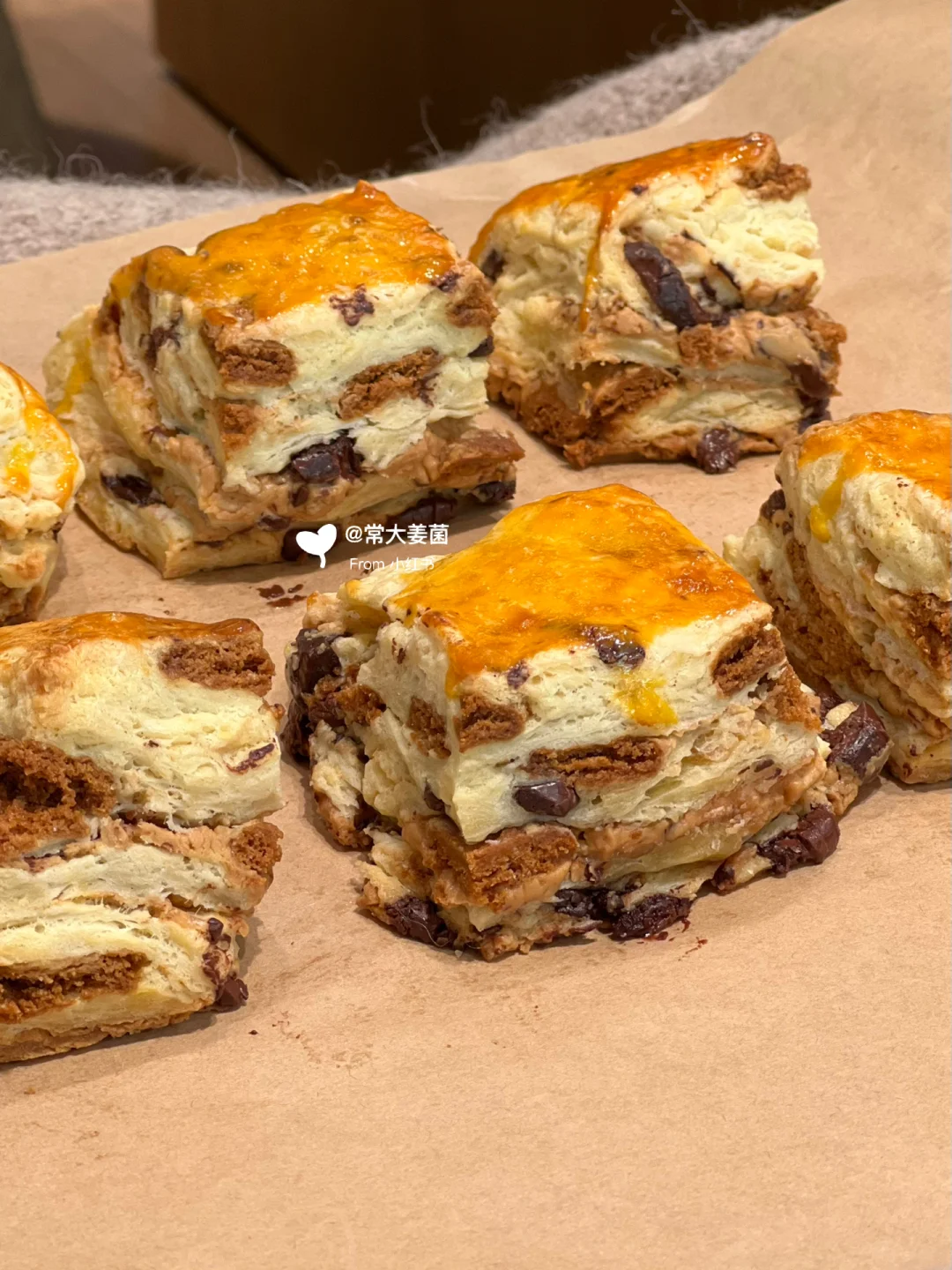 焦糖饼干黑巧千层司康🍫🍪🥜