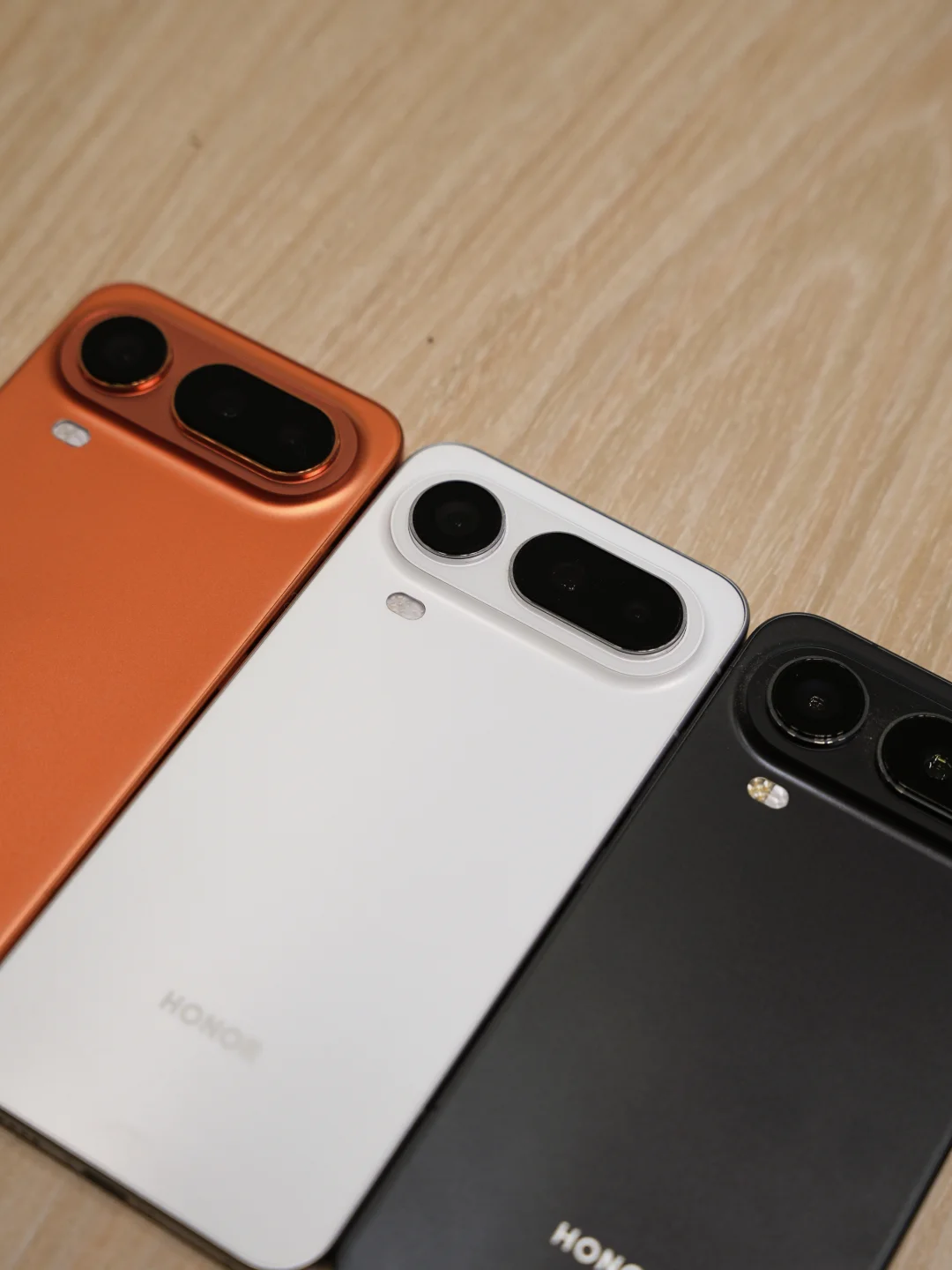 ​逛街路过门店，进去体验了一下荣耀Magic8ProAir，还是忍不住...