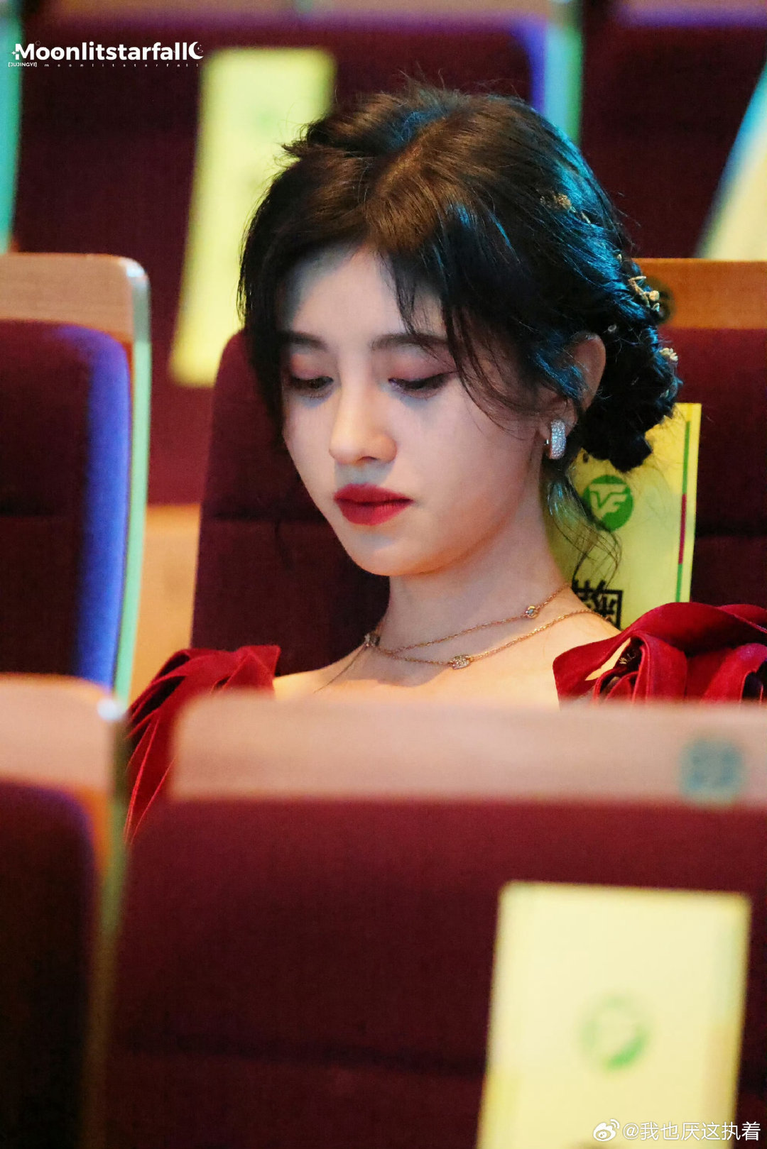 🍊💙#鞠婧祎千香# 🍊💙#鞠婧祎姜黎非#  

你的眼睛溺了雾 像不可及的黎明

​