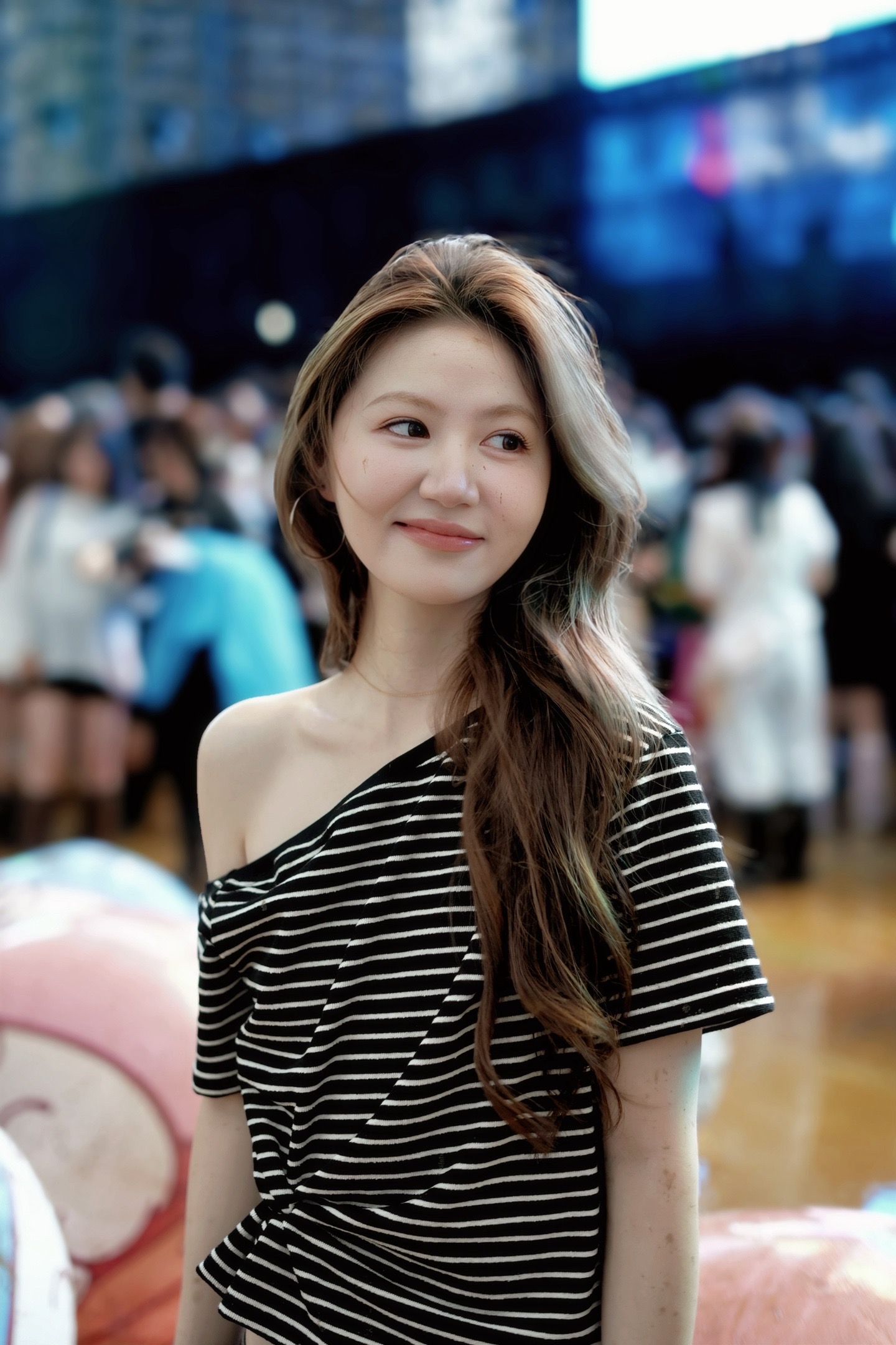 音乐节遇到的小姐姐 皮肤好白