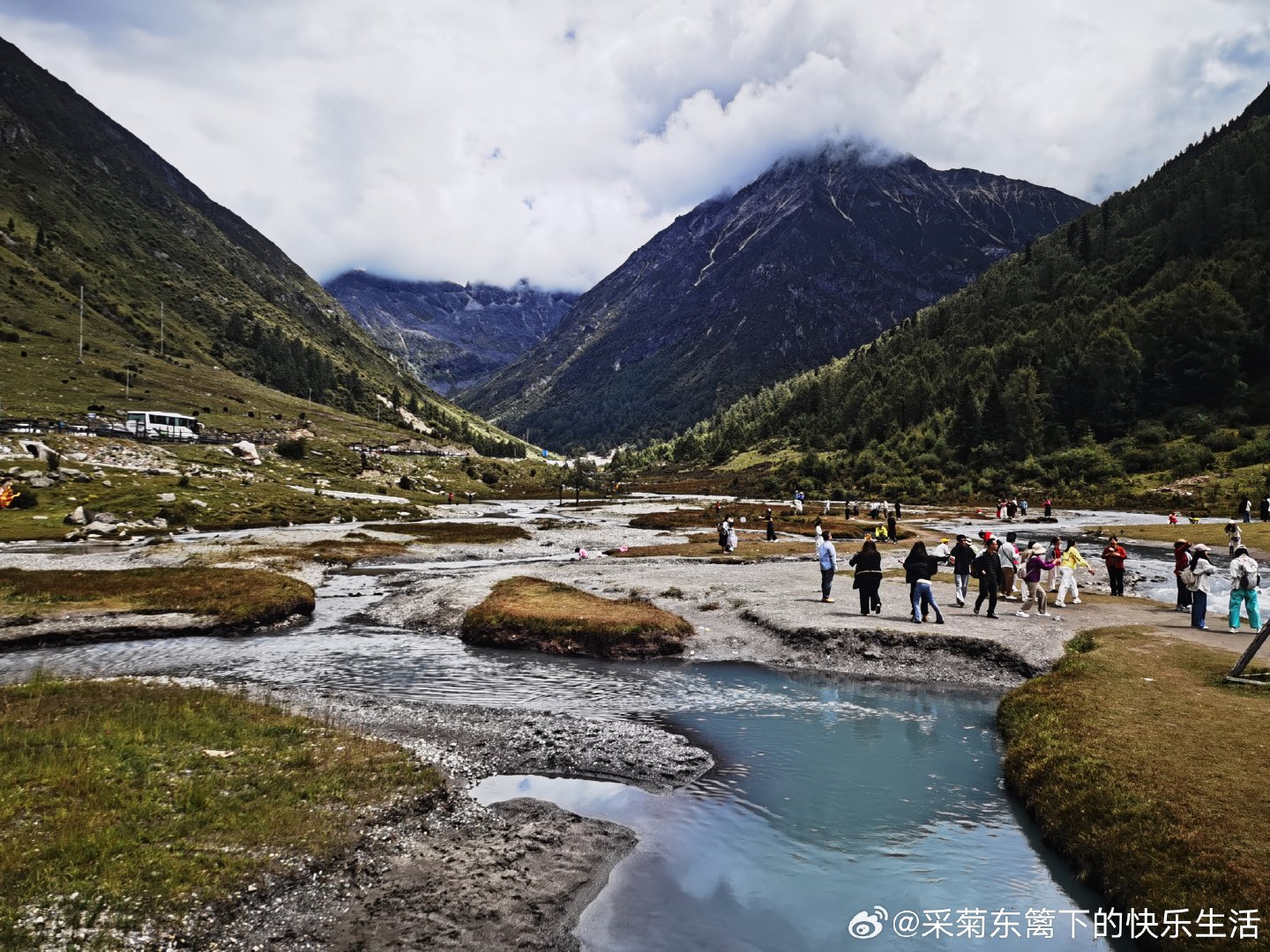 #随手拍美景[超话]#小金的苹果很好吃脆甜脆甜的 ​