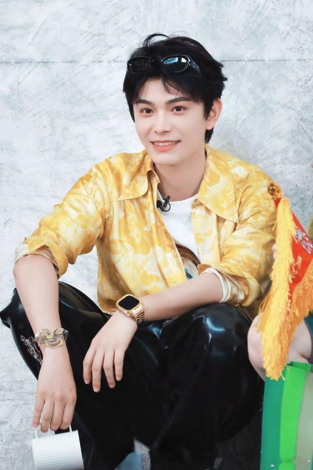 #﻿丁禹兮沈言﻿# dyx#丁禹兮爱在无尽夏﻿ ﻿# 

没有动听的情话 没有浪漫的鲜花 我的方式很简单 时间 就是最好的证明



丁禹兮南部档案｜丁禹兮张海虾｜张海虾｜丁禹兮张海侠｜张海侠｜丁禹兮爱在无尽夏｜丁禹兮沈言｜沈言｜丁禹兮花开锦绣｜丁禹兮赵凌｜赵凌 ｜丁禹兮司宫令 ｜ 丁禹兮赵皑  ​