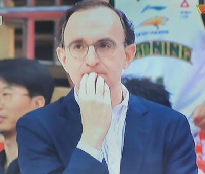 辽宁男篮季后赛备战阶段遭遇首发阵容搭配难题，主教练乌戈已提前启动季后赛...