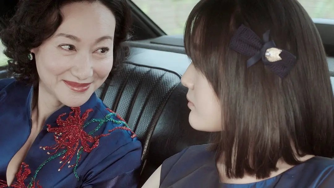 血观音太值得翻红了！真正做到以女性为绝对主体的电影，更难能可贵的是没有情情爱爱，各个都是狠角色！
惠英红和文淇这两位相差几十岁的优秀演员，各自职业生涯里不可忽略的重要代表作，当年一举拿下金马最佳女主和最佳女配。#血观音 翻红# ​