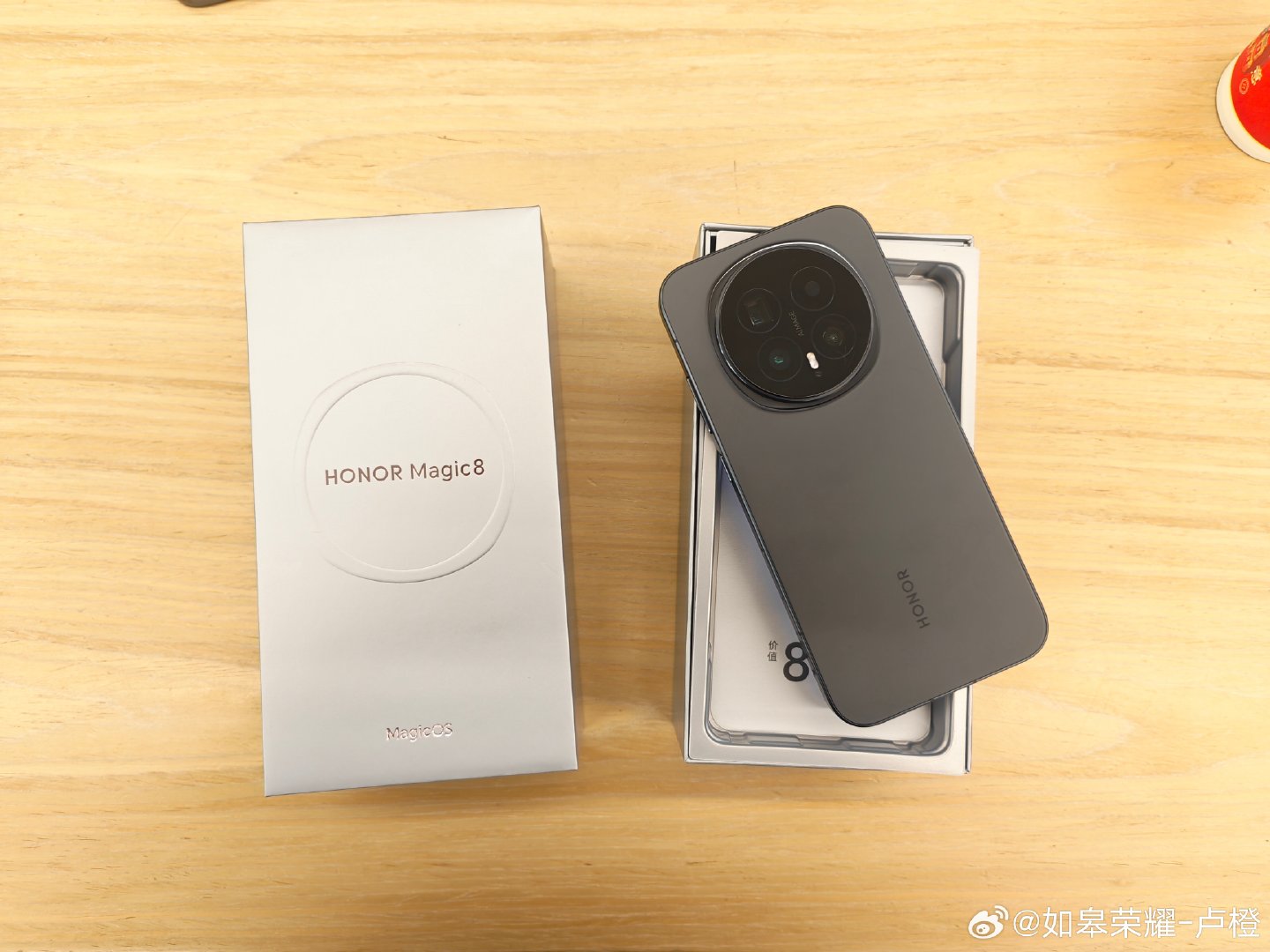 老用户用习惯了荣耀手机
​特地从雪岸导航来专卖店购机📱
​感谢支持，荣耀Magic8绒黑色走单
新机落地，大吉大利，㊗️用机愉快
#荣耀X80Promax
#荣耀RobotPhone
#荣耀600
#如皋万都荣耀体验店
#如皋  ​