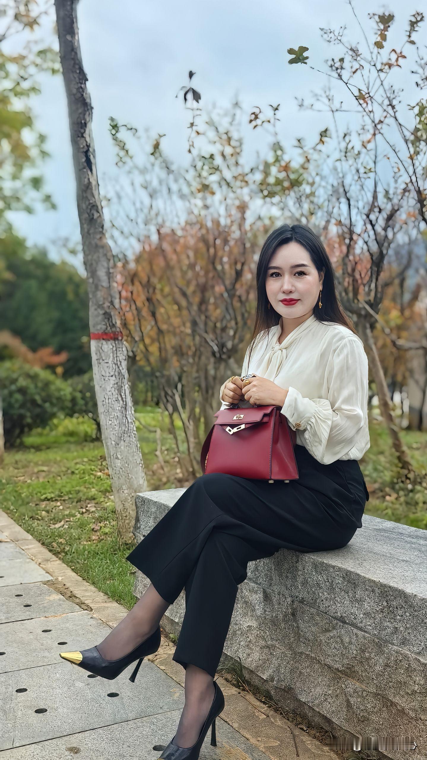 <p>有气质的女人给人什么感觉 <!--{img:0}--><!--{...