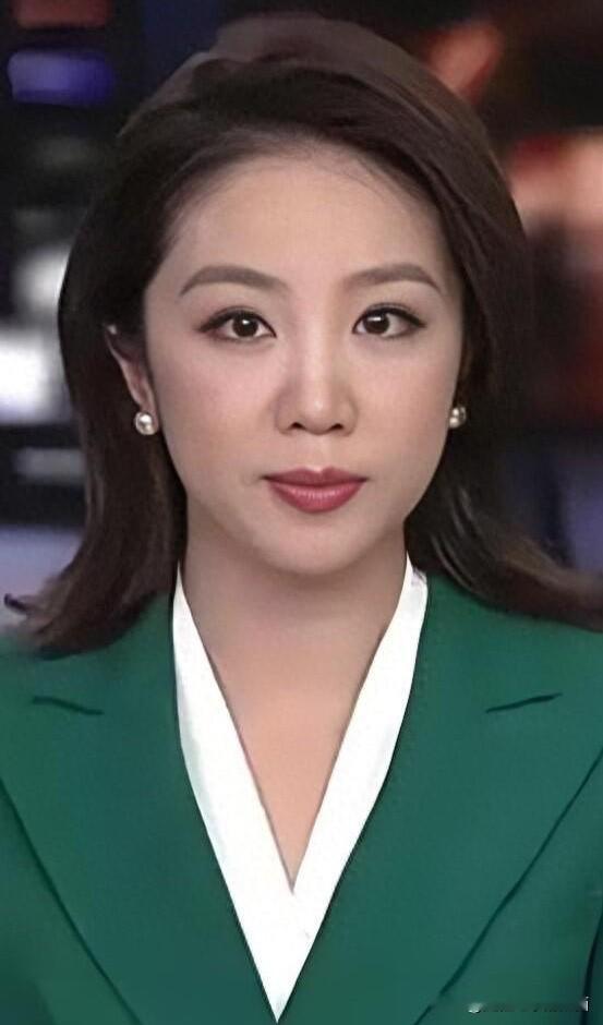 果然南昌出美女出才女，她一出场就惊艳了所有人，颜值比龙洋高，气质比董卿...