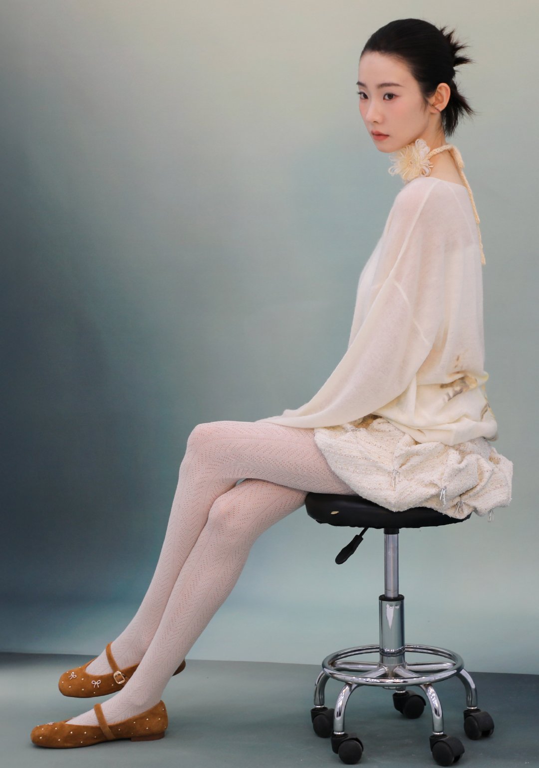 #井柏然夸刘雯素颜张艺凡震惊##张艺凡[超话]# 

张艺凡这犯规级大长腿[爱慕][舔屏][爱慕] ​